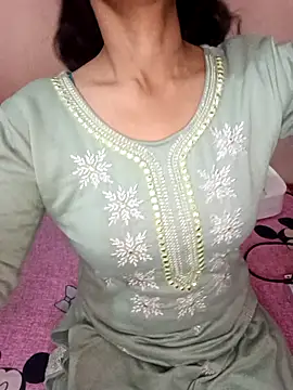 Snapshot of maftel chatting on 02.14.25 maftel online show from 02.14.25