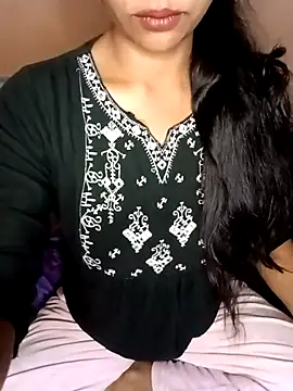 Snapshot of maftel chatting on 03.18.25 maftel online show from 03.18.25