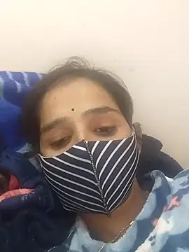 Snapshot of Hot-Anuska chatting on 01.26.25 Hot-Anuska online show from 01.26.25