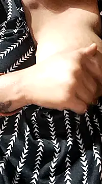 Snapshot of Hot-Anuska chatting on 02.16.25 Hot-Anuska online show from 02.16.25