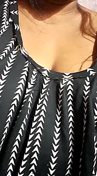 Snapshot of Hot-Anuska chatting on 02.27.25 Hot-Anuska online show from 02.27.25