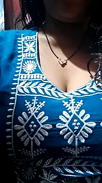 Snapshot of Hot-Anuska chatting on 03.06.25 Hot-Anuska online show from 03.06.25