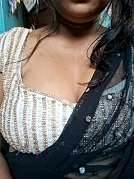 Snapshot of Hot-Anuska chatting on 03.13.25 Hot-Anuska online show from 03.13.25