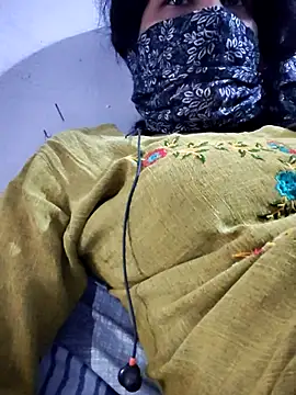 Snapshot of Hot-Anuska chatting on 09.11.25 Hot-Anuska online show from 09.11.25