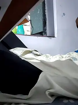 Snapshot of Hot-Anuska chatting on 09.16.25 Hot-Anuska online show from 09.16.25