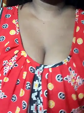 Snapshot of Hot-Anuska chatting on 09.19.25 Hot-Anuska online show from 09.19.25