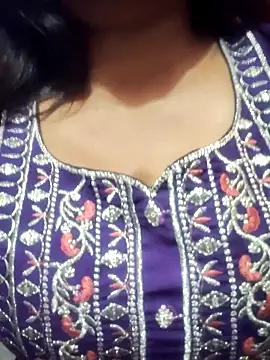 Snapshot of Hot-Anuska chatting on 10.20.25 Hot-Anuska online show from 10.20.25