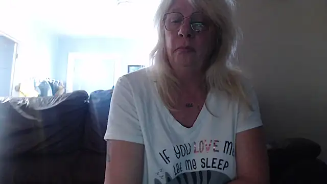 Snapshot of canadiancougar1965 chatting on 01.26.25 canadiancougar1965 online show from 01.26.25