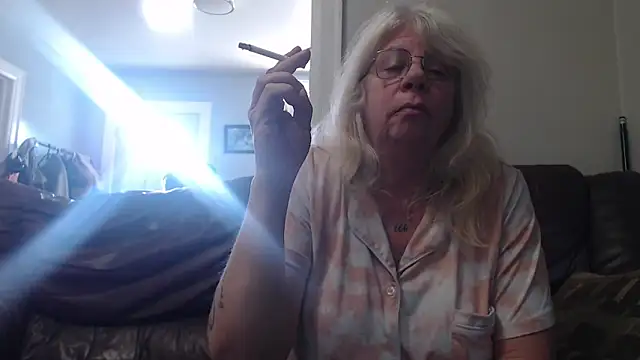 Snapshot of canadiancougar1965 chatting on 02.05.25 canadiancougar1965 online show from 02.05.25