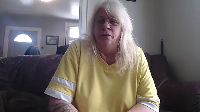 Snapshot of canadiancougar1965 chatting on 02.20.25 canadiancougar1965 online show from 02.20.25