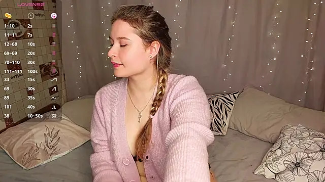 sophie  lee online show from 10.13.25