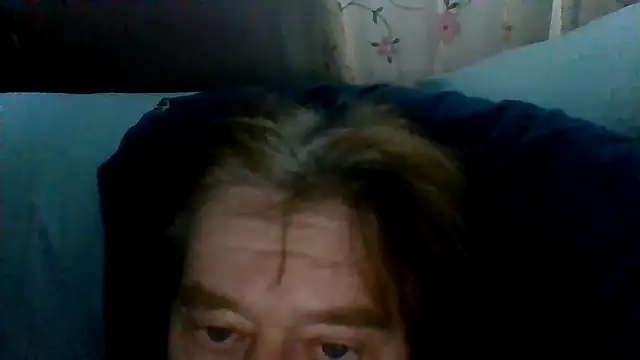Snapshot of frankie7inch chatting on 06.01.26 frankie7inch online show from 06.01.26