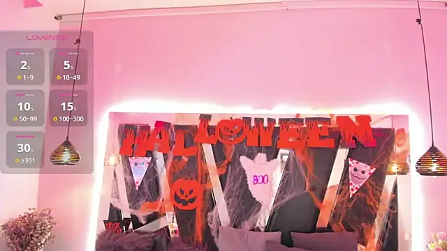 Snapshot of antonelllepiercee chatting on 10.24.25 antonelllepiercee online show from 10.24.25