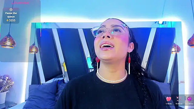 Snapshot of antonelllepiercee chatting on 11.06.25 antonelllepiercee online show from 11.06.25