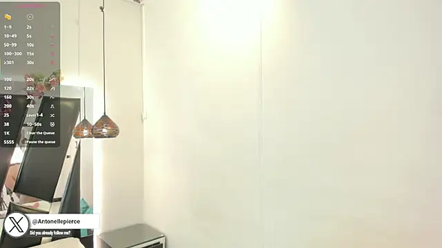 Snapshot of antonelllepiercee chatting on 06.10.26 antonelllepiercee online show from 06.10.26