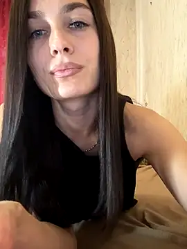 Snapshot of SpecialLina chatting on 10.03.25 SpecialLina online show from 10.03.25