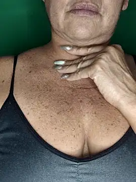 Kasandra Ho online show from 10.17.25