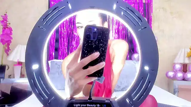 NahomiWhitel online show from 01.07.26