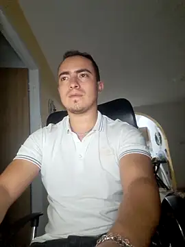 Snapshot of dragon1006 chatting on 01.05.25 dragon1006 online show from 01.05.25