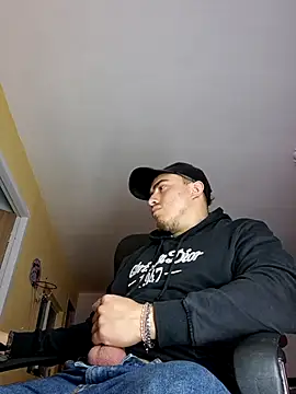 Snapshot of dragon1006 chatting on 09.21.25 dragon1006 online show from 09.21.25