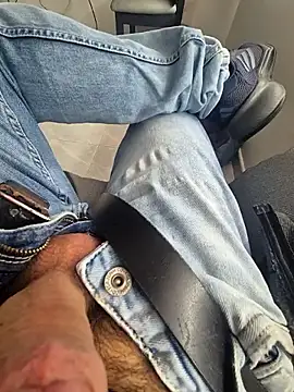 Snapshot of dragon1006 chatting on 10.26.25 dragon1006 online show from 10.26.25