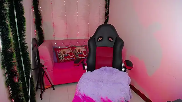 amelierouss online show from 12.14.24