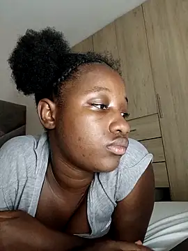 Snapshot of kharoll chatting on 11.02.25 kharoll online show from 11.02.25