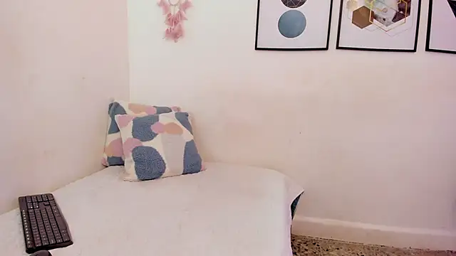 Abriil7 online show from 10.17.25