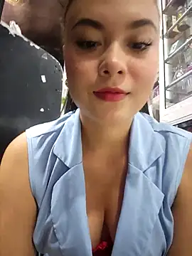 Snapshot of rapunzel069 chatting on 10.30.25 rapunzel069 online show from 10.30.25