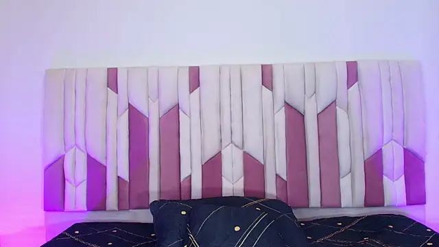 mia stanfort online show from 10.15.25