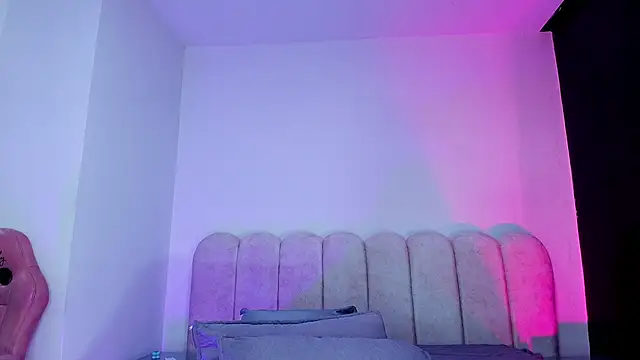 mia stanfort online show from 01.08.26