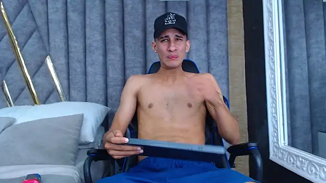 Snapshot of JakeMoxley chatting on 03.10.25 JakeMoxley online show from 03.10.25