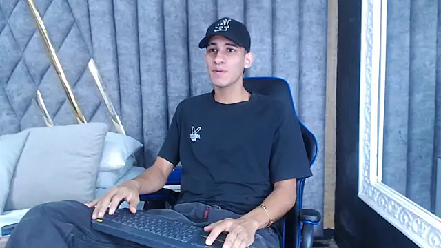 Snapshot of JakeMoxley chatting on 03.16.25 JakeMoxley online show from 03.16.25