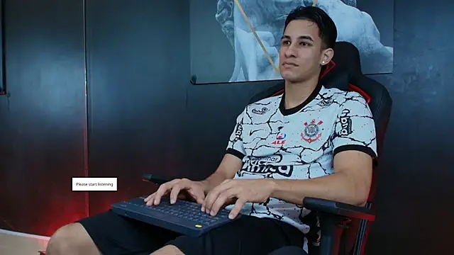 Snapshot of JakeMoxley chatting on 09.18.25 JakeMoxley online show from 09.18.25