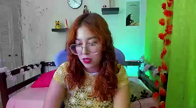 Snapshot of _Moon_Johnson chatting on 02.11.25  Moon Johnson online show from 02.11.25