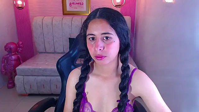 Snapshot of paris_sub1_ chatting on 10.29.25 paris sub1 online show from 10.29.25