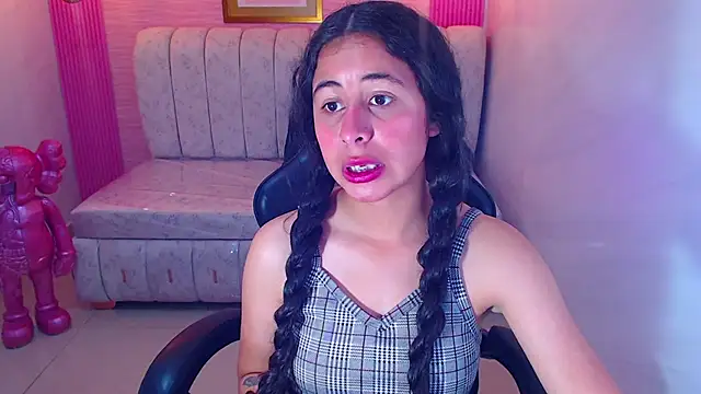 Snapshot of paris_sub1_ chatting on 11.05.25 paris sub1 online show from 11.05.25