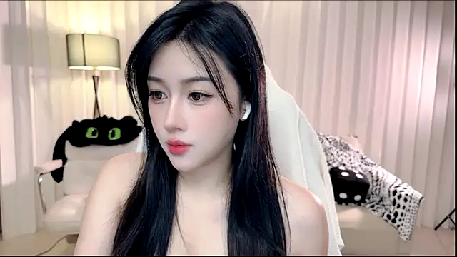 K-moumou online show from 11.12.25