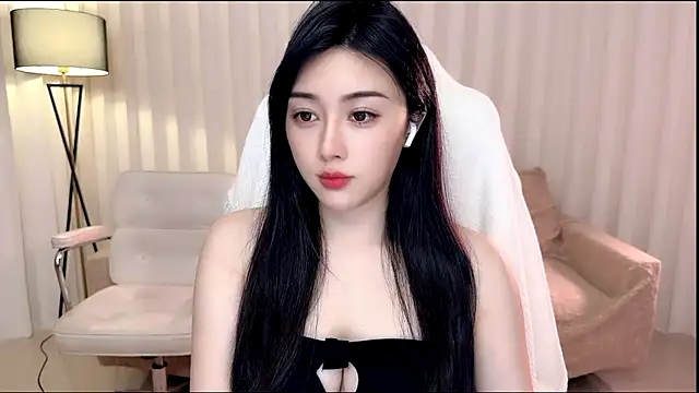 K-moumou online show from 04.02.26