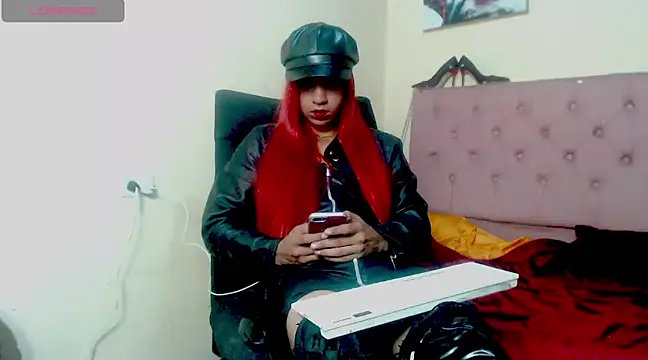 Snapshot of Angiee_Ts chatting on 02.04.25 Angiee Ts online show from 02.04.25