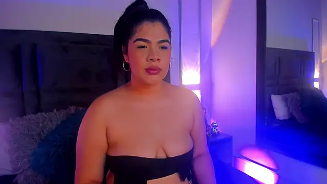 Snapshot of EmmaBecket2 chatting on 01.05.25 EmmaBecket2 online show from 01.05.25