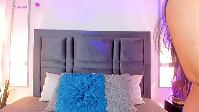 Snapshot of EmmaBecket2 chatting on 01.30.25 EmmaBecket2 online show from 01.30.25