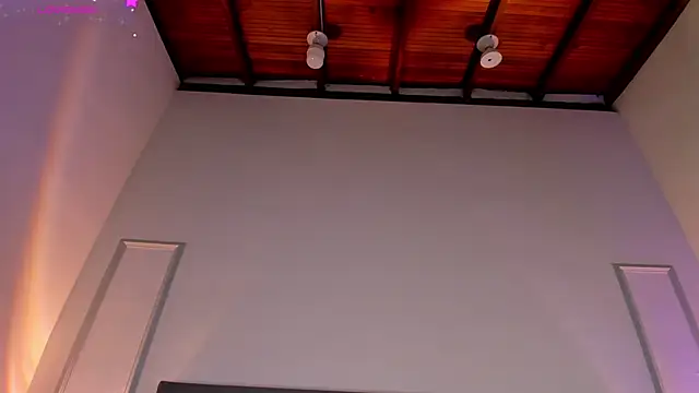 Snapshot of EmmaBecket2 chatting on 02.19.25 EmmaBecket2 online show from 02.19.25