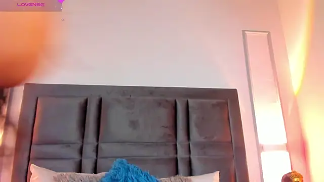 Snapshot of EmmaBecket2 chatting on 02.20.25 EmmaBecket2 online show from 02.20.25