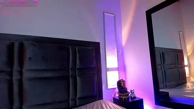 Snapshot of EmmaBecket2 chatting on 03.05.25 EmmaBecket2 online show from 03.05.25