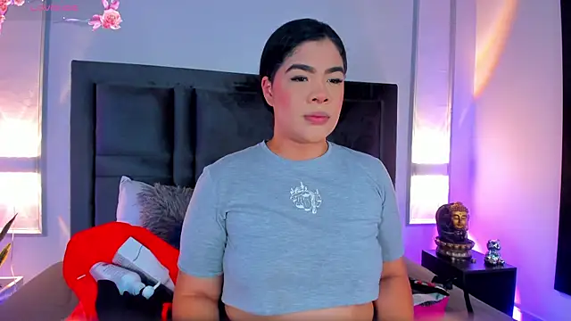 Snapshot of EmmaBecket2 chatting on 03.19.25 EmmaBecket2 online show from 03.19.25