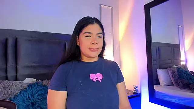 Snapshot of EmmaBecket2 chatting on 09.25.25 EmmaBecket2 online show from 09.25.25