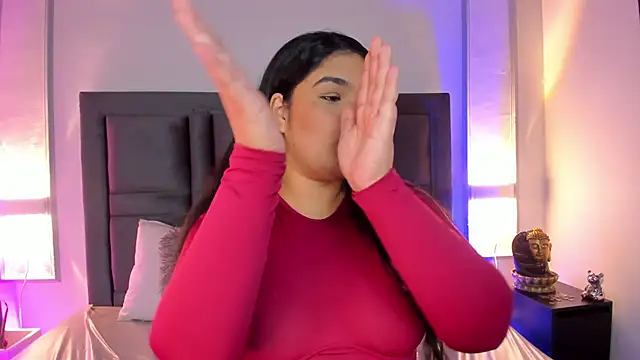 Snapshot of EmmaBecket2 chatting on 10.01.25 EmmaBecket2 online show from 10.01.25