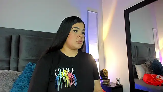 Snapshot of EmmaBecket2 chatting on 10.03.25 EmmaBecket2 online show from 10.03.25