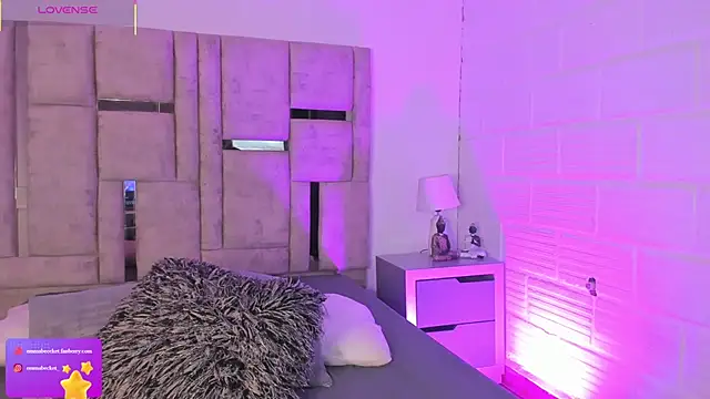 Snapshot of EmmaBecket2 chatting on 10.10.25 EmmaBecket2 online show from 10.10.25